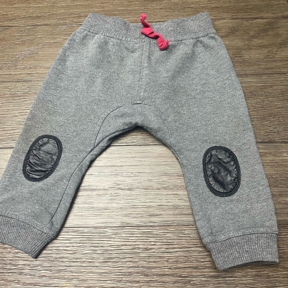 Calvin Klein Jeans baby joggers w/faux leather knee patch gray w/ waist - Picture 1 of 4